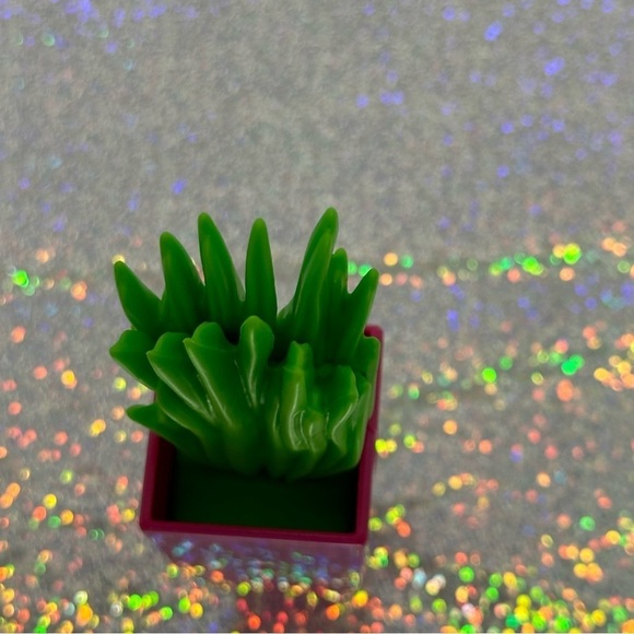 Barbie Close & Go 2018 Potted Plant 4.5" X 1" Replacement Dollhouse Decor NEW - Picture 6 of 6